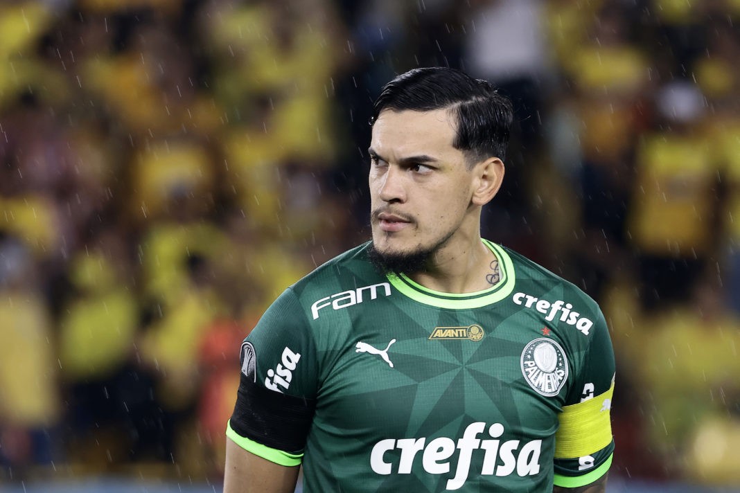 Tiền vệ Raphael Veiga.